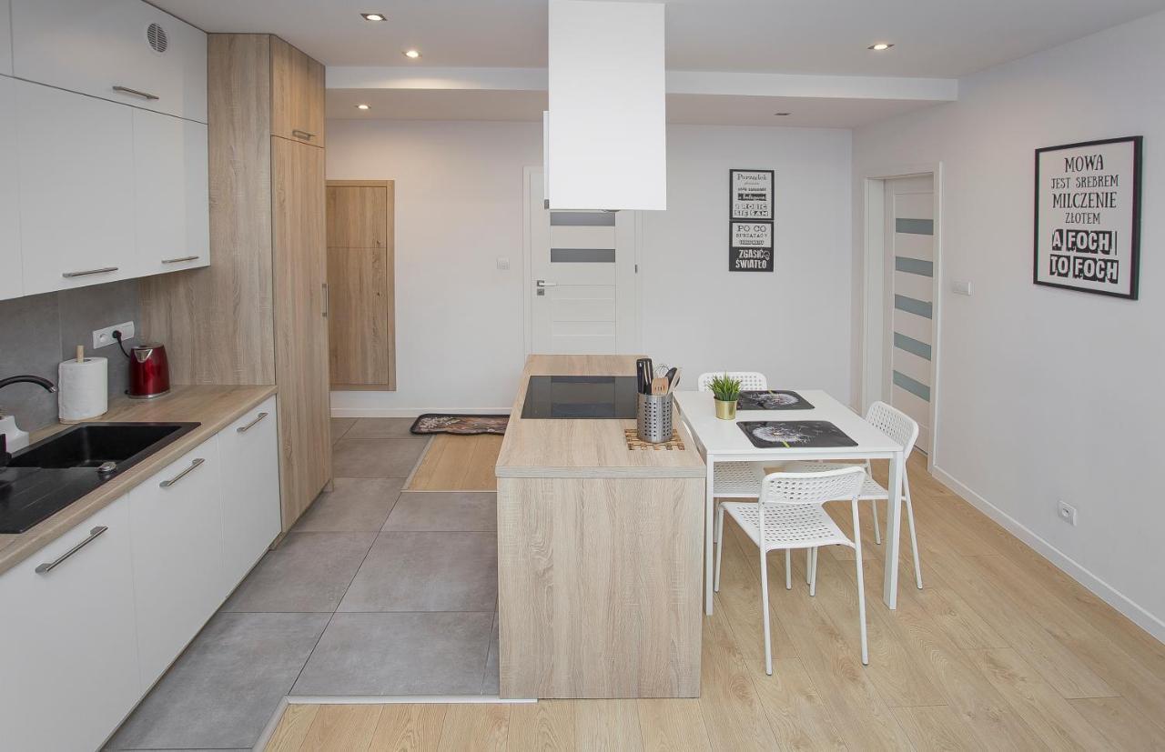 Urban Jungle Apartment In The City Center 比亚韦斯托克 外观 照片